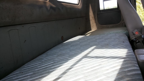 ***ขายแล้วครับขอบคุณ Truck2hand ขาย6ล้อติดเครนสวยๆ HINO FD3HLA HO7D 195HP เครื่องเดิมเกียร์เดิม HO7D 195 แรง แน่นดี แรงดี เกียร์ดีไม่หลุด ช่วงล่างเดิม คัสซีสวยจัด เดิมๆไม่มีบวม กระบะคาร์โก้ พื้นเหล็กข้างเหล็กสภาพดี พื้นดีข้างดีไม่ผุ ยาว6.20ม. หัวเก๋งสวยภา