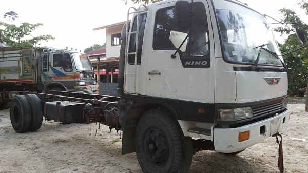 **460,000 บ.ต่อรอง**ขายหัวคัสซี6ล้อประกอบ ช่วงยาว HINO FF2HMA HO6C Bointer 205HP เครื่องแน่นแรงๆ เกียร์HO เข้าง่ายไม่มีหลุด ช่วงล่างใหญ่ คัสซีใหญ่เดิมๆ ไม่ปะไม่ดาม มีสนิมบ้างช่วงปลายแต่ไม่ผุ ยาว6.00ม. หัวเก๋งดีไม่ผุ ภายในดีคอนโซลดี พ.พาวเวอร์ เบรคทริฟฟี่ **460,000 บ.ต่อรอง**ขายหัวคัสซี6ล้อประกอบ ช่วงยาว HINO FF2HMA HO6C Bointer 205HP เครื่องแน่นแรงๆ เกียร์HO เข้าง่ายไม่มีหลุด ช่วงล่างใหญ่ คัสซีใหญ่เดิมๆ ไม่ปะไม่ดาม มีสนิมบ้างช่วงปลายแต่ไม่ผุ ยาว6.00ม. หัวเก๋งดีไม่ผุ ภายในดีคอนโซลดี พ.พาวเวอร์ เบรคทริฟฟี่