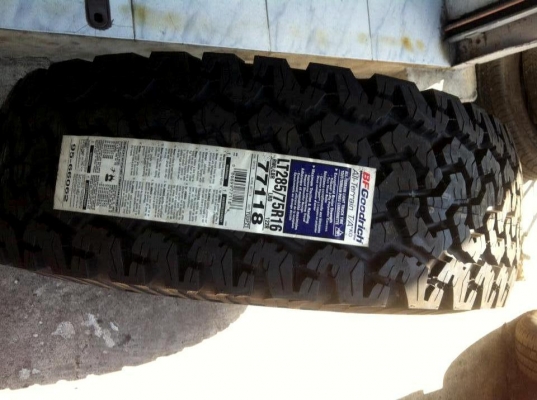 ขายยาง BF Goodrich All-terrain ขนาด 285 75 r16 ยางใหม่ปี14