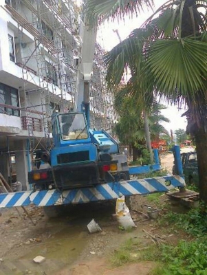 ขาย เครน20ตัน สี่ล้อ มีทะเบียน KATO KR20 H II