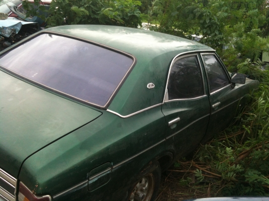 Ford Cortina สีเขียว 4 ประตู เครื่องเดิมจอดนานไม่ติด ภายในเดิมไม่ขา ขายตามสภาพ ทะเบียนขาดปี 51 Ford Cortina สีเขียว 4 ประตู เครื่องเดิมจอดนานไม่ติด ภายในเดิมไม่ขา ขายตามสภาพ ทะเบียนขาดปี 51