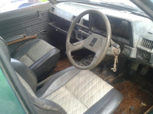 Ford Cortina สีเขียว 4 ประตู เครื่องเดิมจอดนานไม่ติด ภายในเดิมไม่ขา ขายตามสภาพ ทะเบียนขาดปี 51 Ford Cortina สีเขียว 4 ประตู เครื่องเดิมจอดนานไม่ติด ภายในเดิมไม่ขา ขายตามสภาพ ทะเบียนขาดปี 51