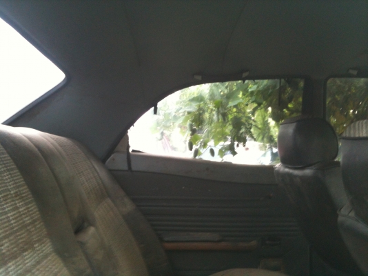 Ford Cortina สีเขียว 4 ประตู เครื่องเดิมจอดนานไม่ติด ภายในเดิมไม่ขา ขายตามสภาพ ทะเบียนขาดปี 51 Ford Cortina สีเขียว 4 ประตู เครื่องเดิมจอดนานไม่ติด ภายในเดิมไม่ขา ขายตามสภาพ ทะเบียนขาดปี 51