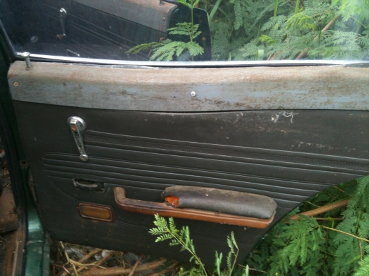 Ford Cortina สีเขียว 4 ประตู เครื่องเดิมจอดนานไม่ติด ภายในเดิมไม่ขา ขายตามสภาพ ทะเบียนขาดปี 51 Ford Cortina สีเขียว 4 ประตู เครื่องเดิมจอดนานไม่ติด ภายในเดิมไม่ขา ขายตามสภาพ ทะเบียนขาดปี 51