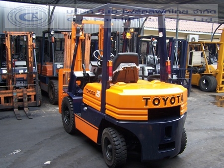 ขายรถ โฟล์คลิฟท์ TOYOTA รุ่น 5-FD25