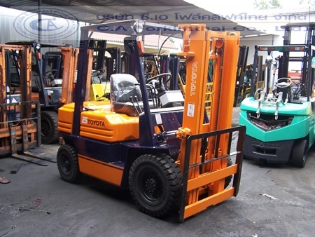 ขายรถ โฟล์คลิฟท์ TOYOTA รุ่น 5-FD25