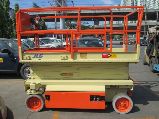 ให้เช่ารถกระเช้าไฟฟ้าJLG แบบขากรรไกร (รุ่น 2646E สูง 7.92 M.) รายวัน รายสัปดาห์ รายเดือน ราคาถูก