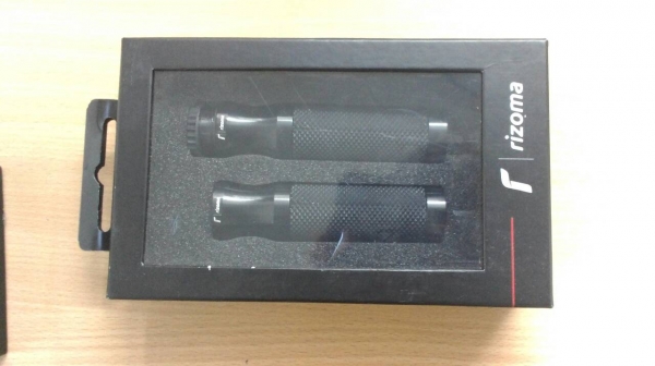 ขายครับ ครบชุด จากสำนักrizoma ของใหมยังไม่แกะกล่อง ทั้งชุด3500 พร้อมส่งครับ