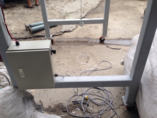 ขายรอกไฟฟ้า ขนาด 200 KG. ไฟบ้าน 220 V พร้อมคาน ขนาดเล็กกระทันรัด สภาพใหม่มาก พร้อมใช้งาน