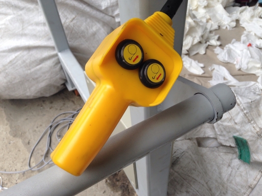 ขายรอกไฟฟ้า ขนาด 200 KG. ไฟบ้าน 220 V พร้อมคาน ขนาดเล็กกระทันรัด สภาพใหม่มาก พร้อมใช้งาน