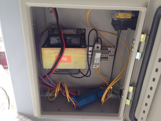 ขายรอกไฟฟ้า ขนาด 200 KG. ไฟบ้าน 220 V พร้อมคาน ขนาดเล็กกระทันรัด สภาพใหม่มาก พร้อมใช้งาน