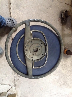 พวงมาลัยเบ้นซ์พร้อมคอ