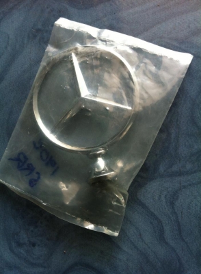 ดาวลอยกระโปรงหน้าเบ้นซ์