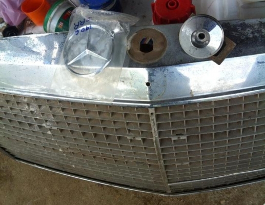 ดาวลอยกระโปรงหน้าเบ้นซ์