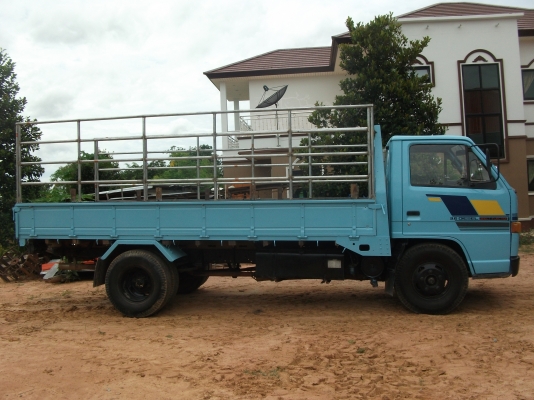 ขายรถอีซูสุ6ล้อกลางเครื่อง110เเรงปี34ยาว4เมตร30