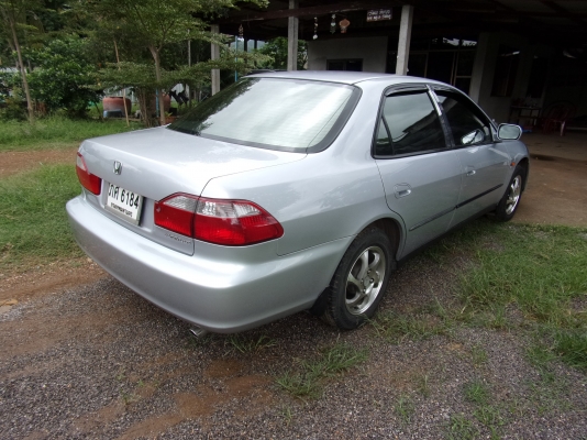 ขายด่วน H0NDA ACCORD งูเห่าปี 2001