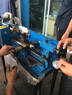 ขายเครื่องกลึงของใหม่ ราคา 28,000 บาทถูกสุดแล้วครับ
