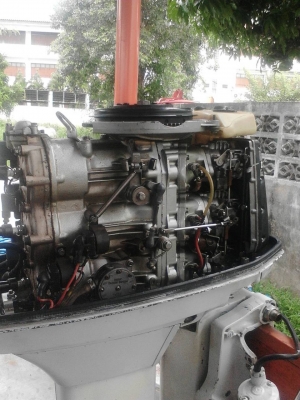 ขายเครื่องเรือเร็วยี่ห้อ SUZUKI  รุ่น DT85  85 แรงม้า เครื่องไม่เคยเล่นน้ำเค็ม  พร้อมคอนโทรล ทริมไฟฟ้า