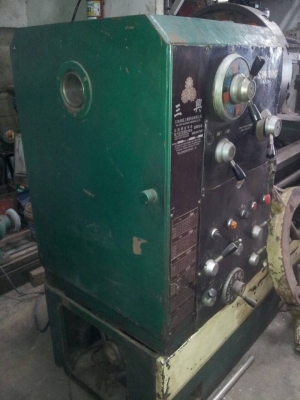 เครื่องกลึง4เพลามีเบรคยาว4เมตรเปิดคอม้า1.10เมตรรุ่นหนักใต้หวันติดต่อ0892224259