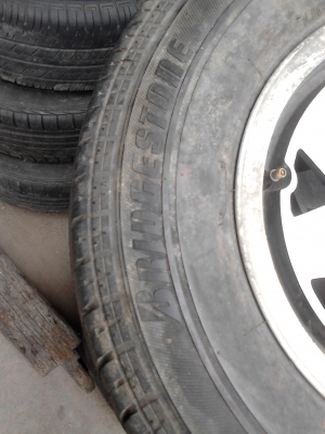 205/75R14 BRIDGE STONE LEO 67 แม๊กพร้อมยาง ใส่ได้เลยครับ โทร.081-427-3941