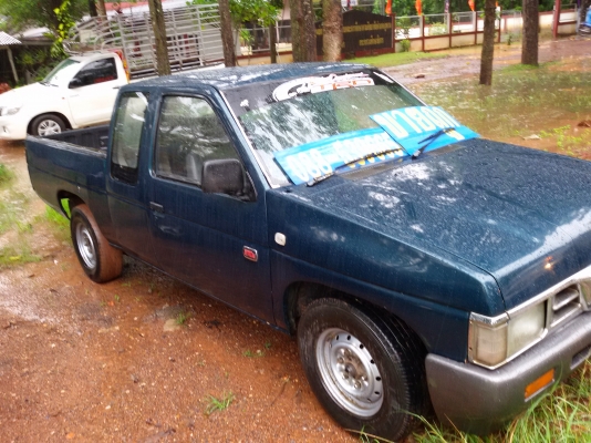 นิสสีนบิ๊กเอ็มฝาแดงแคบ ถูกๆ ปี96 98000