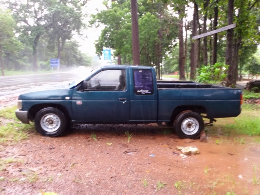 นิสสีนบิ๊กเอ็มฝาแดงแคบ ถูกๆ ปี96 98000