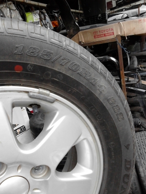 แม๊ก พร้อมยาง ขอบ 14  ขนาด 4 รู 100 185/70R14  ยาง DUNLOP SP10  TEL.081-427-3941