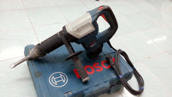 ขายเครื่องสกัดแย็กไฟฟ้ายี่ห้อBOSCHรุ่นGSH 5X(1025W)สภาพดีมากๆครับสวยๆพร้อมใช้งานครับ