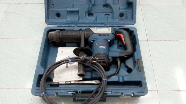 ขายเครื่องสกัดแย็กไฟฟ้ายี่ห้อBOSCHรุ่นGSH 5X(1025W)สภาพดีมากๆครับสวยๆพร้อมใช้งานครับ