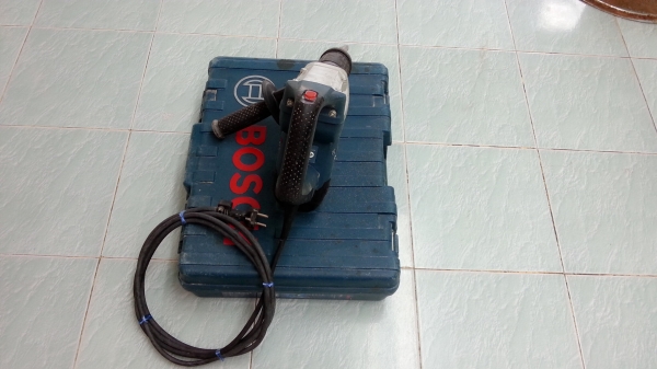 ขายเครื่องสกัดแย็กไฟฟ้ายี่ห้อBOSCHรุ่นGSH 5X(1025W)สภาพดีมากๆครับสวยๆพร้อมใช้งานครับ