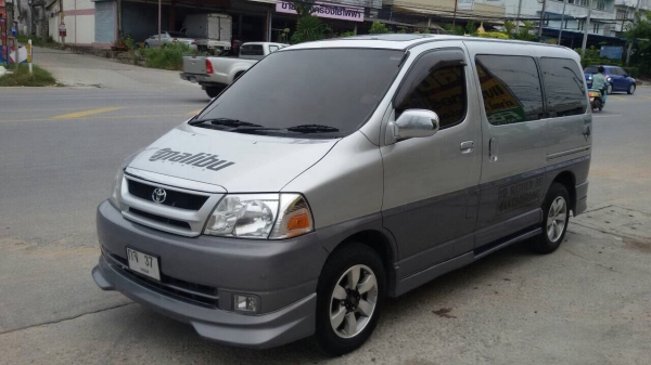 Toyota GRANVIA 3.4 ขับสี่ล้อ ปี 2002 ตัวสุดท้าย Toyota GRANVIA 3.4 ขับสี่ล้อ ปี 2002 ตัวสุดท้าย