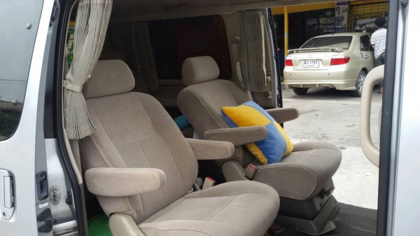 Toyota GRANVIA 3.4 ขับสี่ล้อ ปี 2002 ตัวสุดท้าย Toyota GRANVIA 3.4 ขับสี่ล้อ ปี 2002 ตัวสุดท้าย