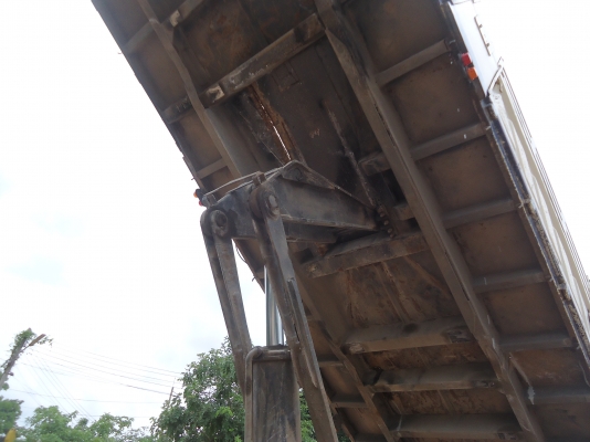 ขายด่วนหาง3เพลาแท้ดั๊มกระบะสามมิตรลอนเฉียงยาว9เมตรปี50