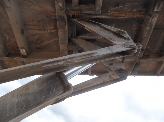 ขายด่วนหาง3เพลาแท้ดั๊มกระบะสามมิตรลอนเฉียงยาว9เมตรปี50