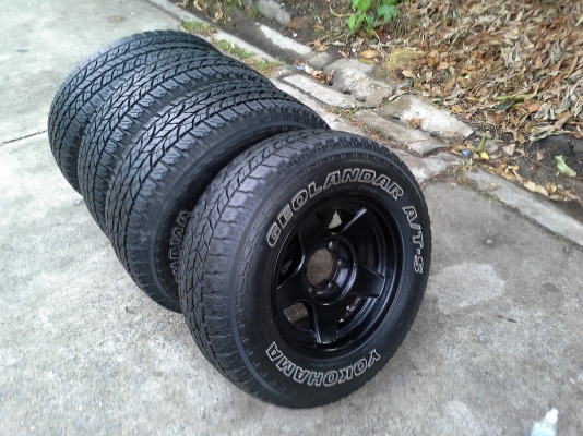 แม็ก16 Lanso เบสเล่ กว้าง8 ออฟ0พร้อมยางyokohama245/70r16ปีผลิตไม่ระบุmade in japam แม็ก16 Lanso เบสเล่ กว้าง8 ออฟ0พร้อมยางyokohama245/70r16ปีผลิตไม่ระบุmade in japam