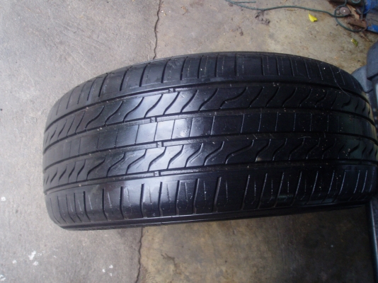 ขายยาง215 60 16และ 215 50 17 มีอย่างละ1เส้นเหมือนใหม่ ขายยาง215 60 16และ 215 50 17 มีอย่างละ1เส้นเหมือนใหม่