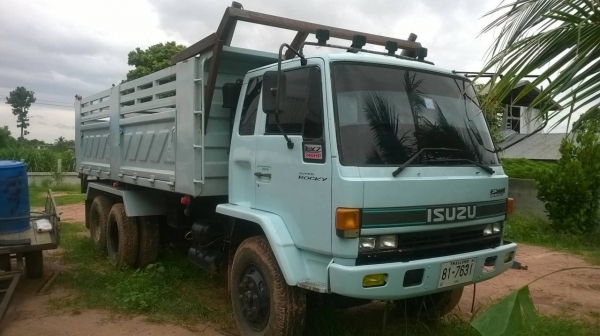 ขายดาวน์ ROCKY 210 สภาพสวยพร้อมใช้ กระบะสามมิตรลอนเฉียง เกียร์ Easton คัสซีสวย ยางเต็ม
