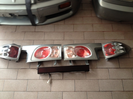 ไฟท้ายเเต่ง ESTIMA ปี01 05ครบชุดเก่าญี่ปุ่นสภาพตามรูป