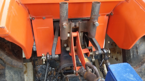 ขายรถไถ เก่านอกมีใบอินวอยร์ ฮิโนโมโต้ 18 แรง 3 สูบ 4WD พร้อมผานพรวนดิน 8 ใบ ราคา 180,000 บาท