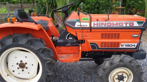 ขายรถไถ เก่านอกมีใบอินวอยร์ ฮิโนโมโต้ 18 แรง 3 สูบ 4WD พร้อมผานพรวนดิน 8 ใบ ราคา 180,000 บาท