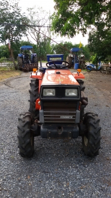 ขายรถไถ เก่านอกมีใบอินวอยร์ ฮิโนโมโต้ 18 แรง 3 สูบ 4WD พร้อมผานพรวนดิน 8 ใบ ราคา 180,000 บาท