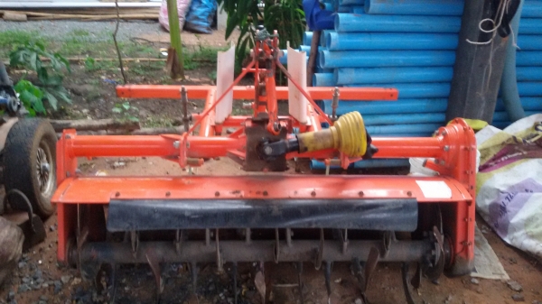 ขายรถไถ เก่านอกมีใบอินวอยร์ ฮิโนโมโต้ 18 แรง 3 สูบ 4WD พร้อมผานพรวนดิน 8 ใบ ราคา 180,000 บาท