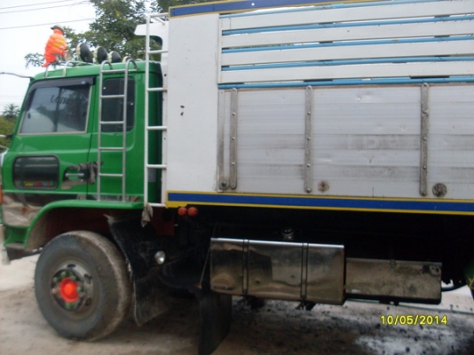 ขายรถ10ล้อดั้ม2เพลา hino f18 เครื่องแรงๆสภาพพร้อมใช้ ขายรถ10ล้อดั้ม2เพลา hino f18 เครื่องแรงๆสภาพพร้อมใช้