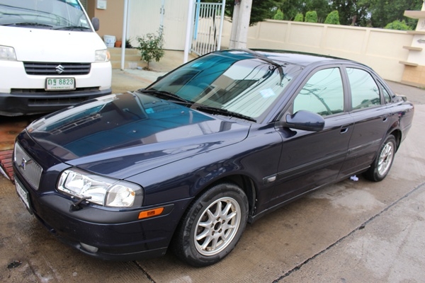 ขายถูกรถพร้อมใช้งาน  2.4 turbo ออโต้  สีสวย S80 ปี2001