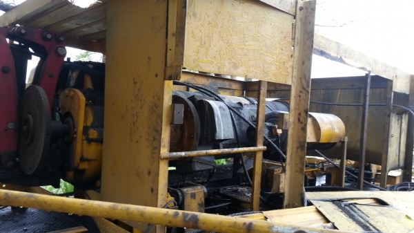 รื้อแล้วครับขายทุกชิ้นเลือกได้กิโลละ 20 บาท รื้อแล้วครับขายทุกชิ้นเลือกได้กิโลละ 20 บาท