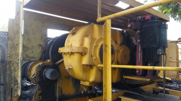 รื้อแล้วครับขายทุกชิ้นเลือกได้กิโลละ 20 บาท รื้อแล้วครับขายทุกชิ้นเลือกได้กิโลละ 20 บาท