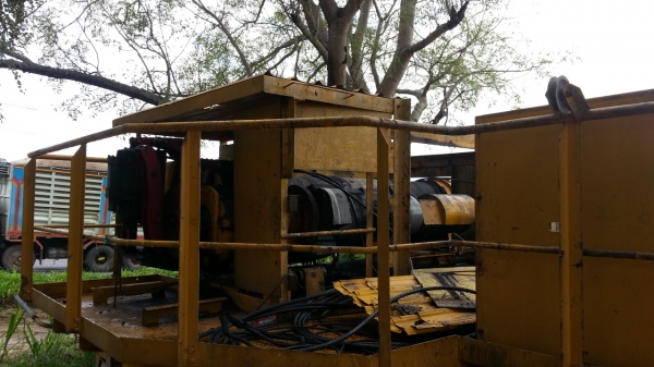 รื้อแล้วครับขายทุกชิ้นเลือกได้กิโลละ 20 บาท รื้อแล้วครับขายทุกชิ้นเลือกได้กิโลละ 20 บาท