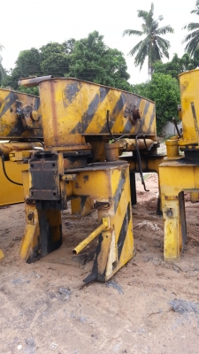 รื้อแล้วครับขายทุกชิ้นเลือกได้กิโลละ 20 บาท รื้อแล้วครับขายทุกชิ้นเลือกได้กิโลละ 20 บาท