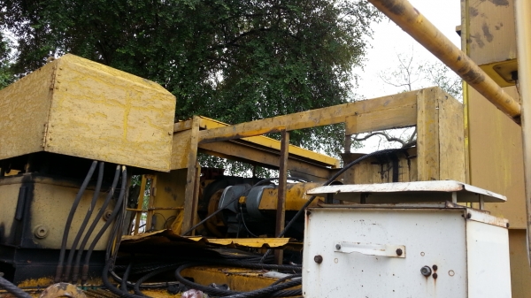 รื้อแล้วครับขายทุกชิ้นเลือกได้กิโลละ 20 บาท รื้อแล้วครับขายทุกชิ้นเลือกได้กิโลละ 20 บาท