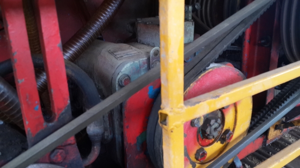 ขายรถเกี่ยวข้าว ศัดดิ์พัฒนาตัวเดิน12 ปั๊มไดกิ๊นเบอร์23 โซ่ดีสภาพสวยพร้อมใช้งาน เครื่อง ISUZU 6HH1 TURBO อุ้ม2.5ตัน